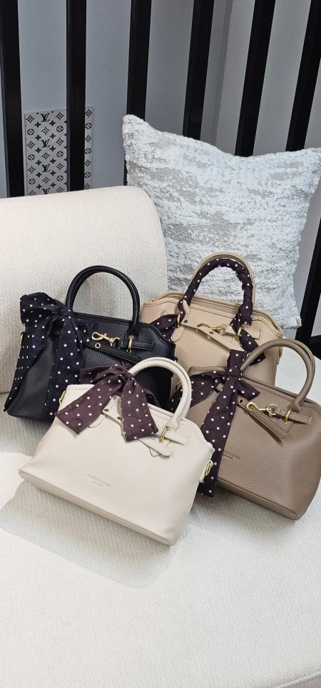 شنطة شبيه لميو ميو