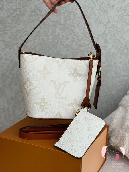 شنطة Louis Vuitton