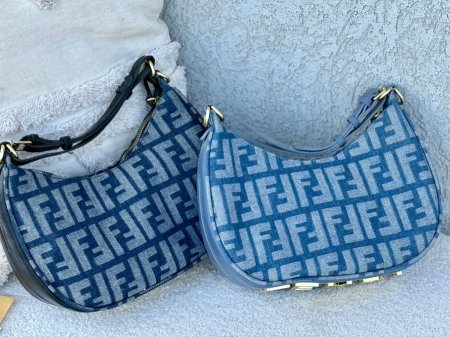 شنطة fendi