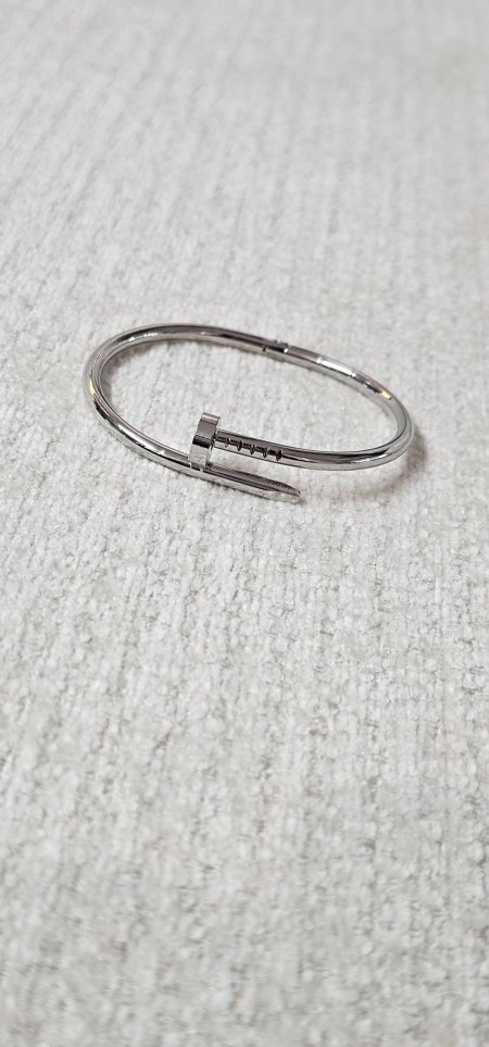 مسمار للاطفال